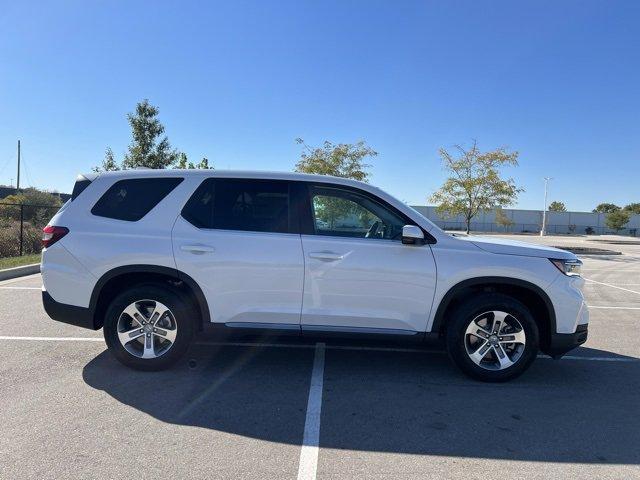 new 2025 Honda Pilot car, priced at $45,350