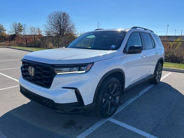 new 2025 Honda Pilot car, priced at $44,150