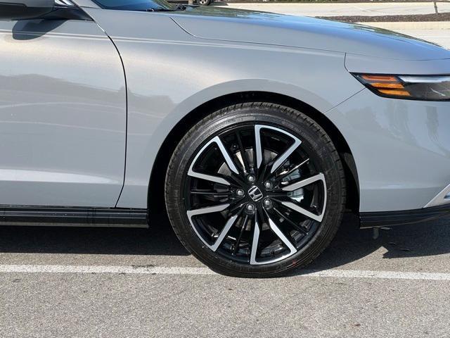 new 2025 Honda Accord Hybrid car, priced at $40,905