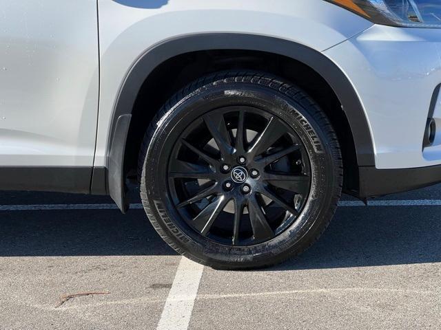 used 2019 Toyota Highlander car, priced at $25,615