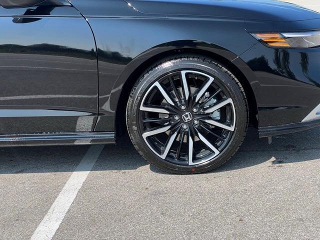 new 2025 Honda Accord Hybrid car, priced at $40,450