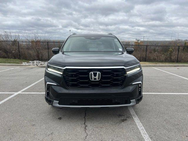 new 2025 Honda Pilot car, priced at $51,095