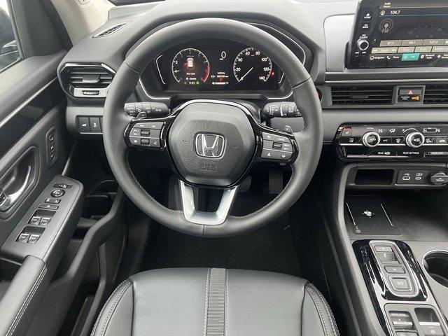 new 2025 Honda Pilot car, priced at $51,095