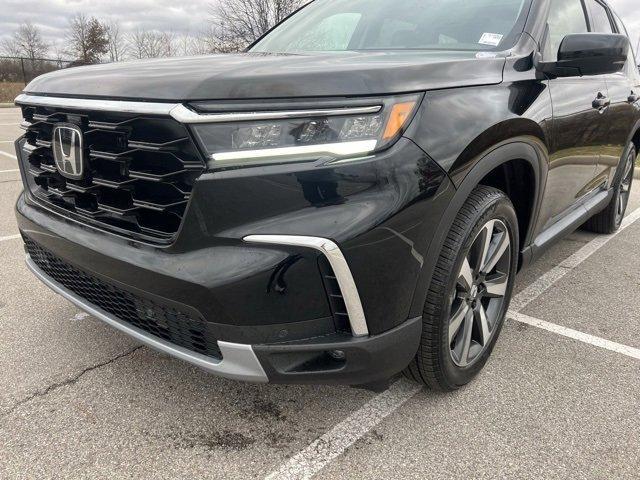 new 2025 Honda Pilot car, priced at $51,095