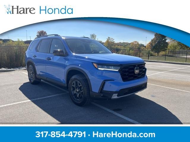new 2025 Honda Pilot car, priced at $51,350