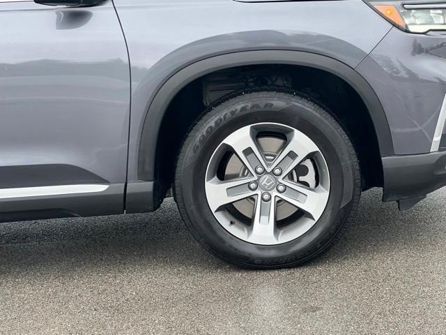 used 2025 Honda Pilot car, priced at $48,308
