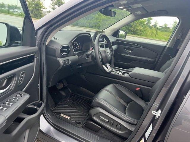 used 2025 Honda Pilot car, priced at $48,282