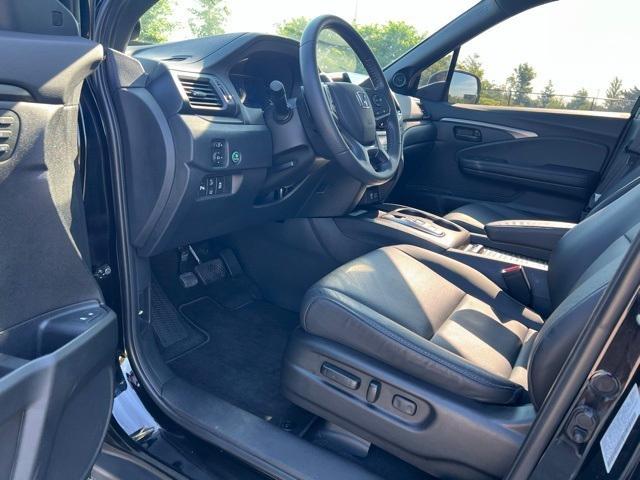 used 2022 Honda Passport car, priced at $33,462