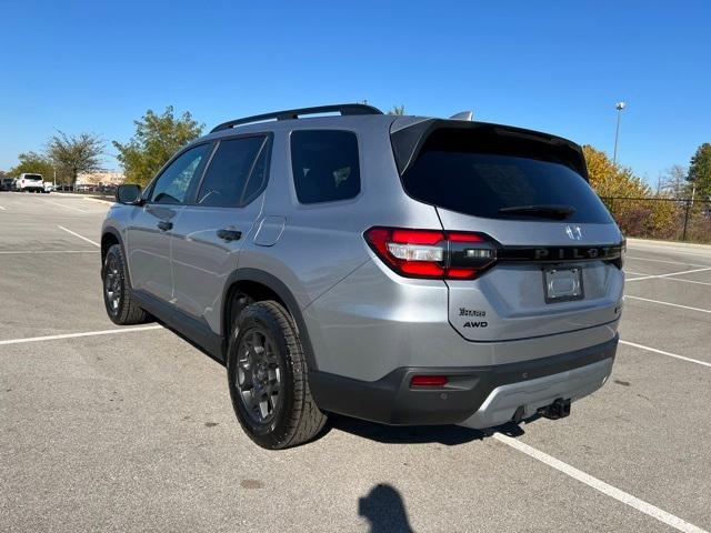 new 2025 Honda Pilot car, priced at $51,381