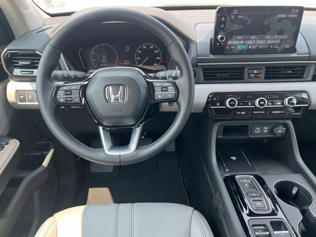 new 2025 Honda Pilot car, priced at $47,800