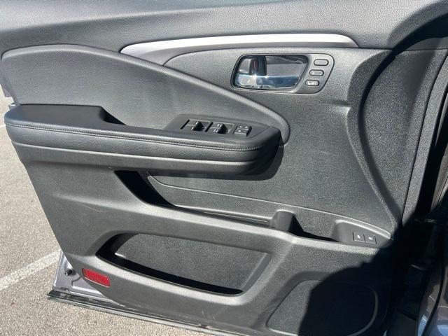 used 2022 Honda Pilot car, priced at $31,999