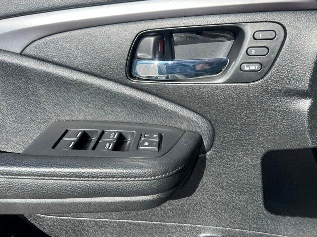 used 2022 Honda Pilot car, priced at $31,999