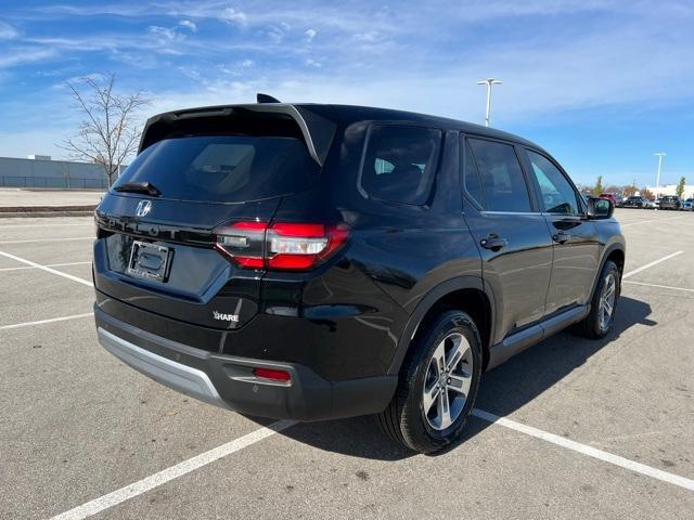 new 2025 Honda Pilot car, priced at $45,625