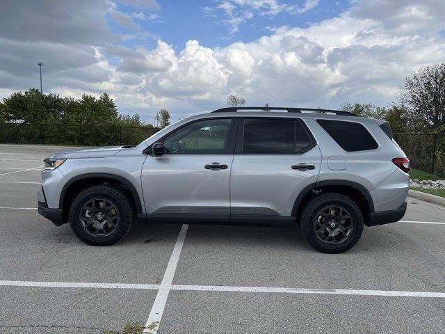 new 2025 Honda Pilot car, priced at $50,495