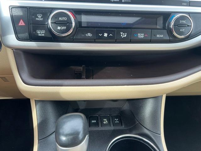 used 2015 Toyota Highlander car, priced at $14,994