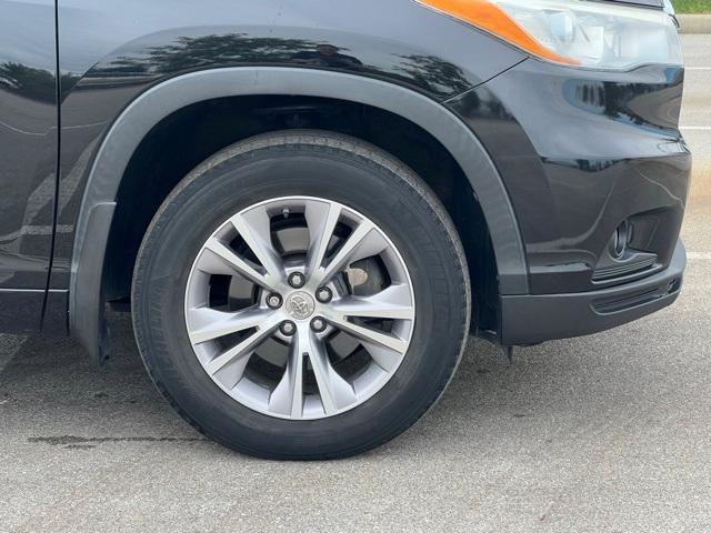 used 2015 Toyota Highlander car, priced at $14,994