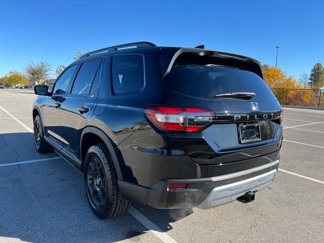 new 2025 Honda Pilot car, priced at $50,795