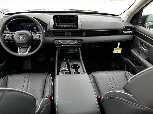 new 2025 Honda Pilot car, priced at $54,530