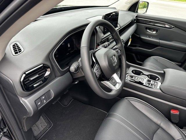 new 2025 Honda Pilot car, priced at $54,530