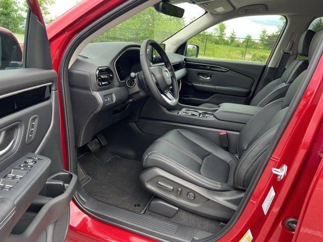 new 2025 Honda Pilot car, priced at $49,405