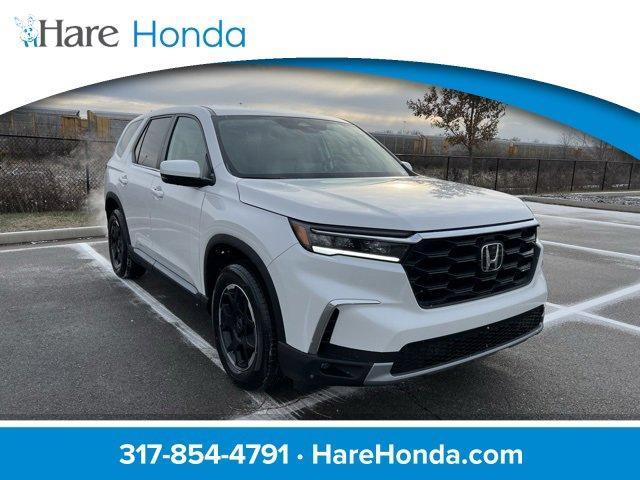 new 2025 Honda Pilot car, priced at $49,350