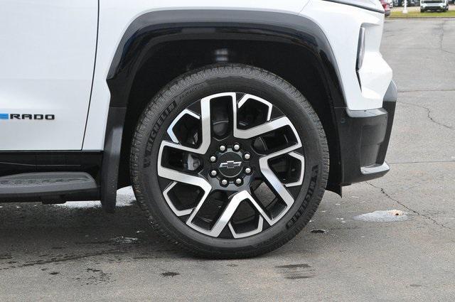 new 2024 Chevrolet Silverado EV car