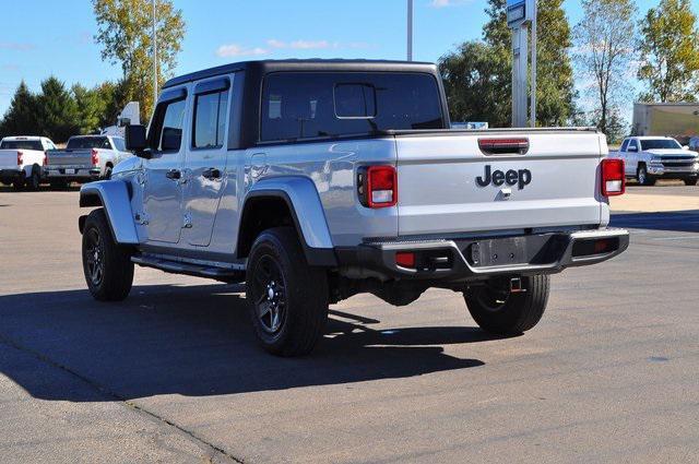 used 2022 Jeep Gladiator car, priced at $28,152