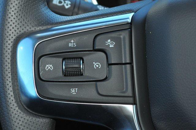 new 2025 Chevrolet Blazer car