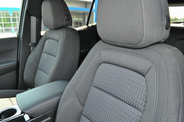 new 2026 Chevrolet Equinox car, priced at $30,290