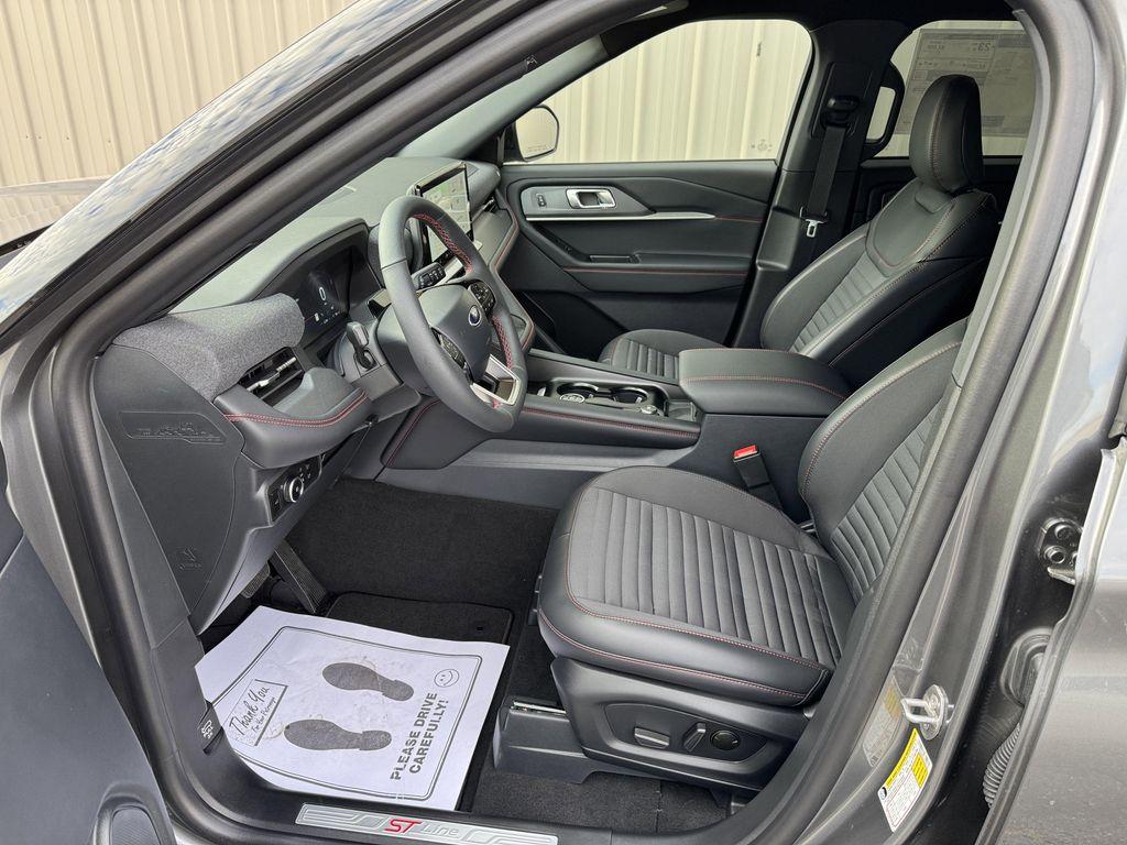 new 2025 Ford Explorer car