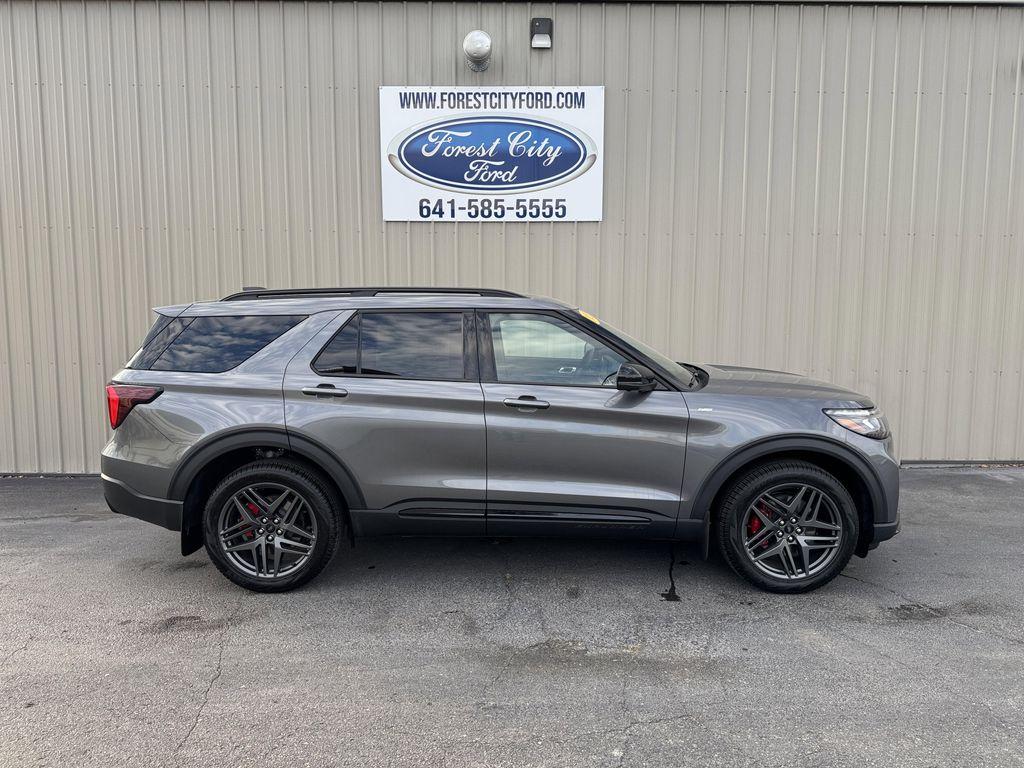 new 2025 Ford Explorer car