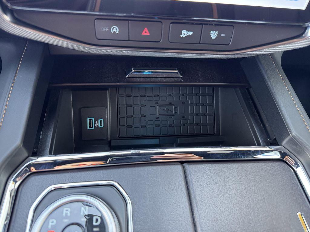 used 2024 Ford Expedition car, priced at $65,988
