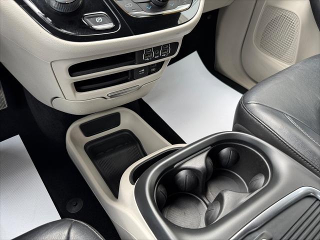 used 2022 Chrysler Pacifica car, priced at $26,245