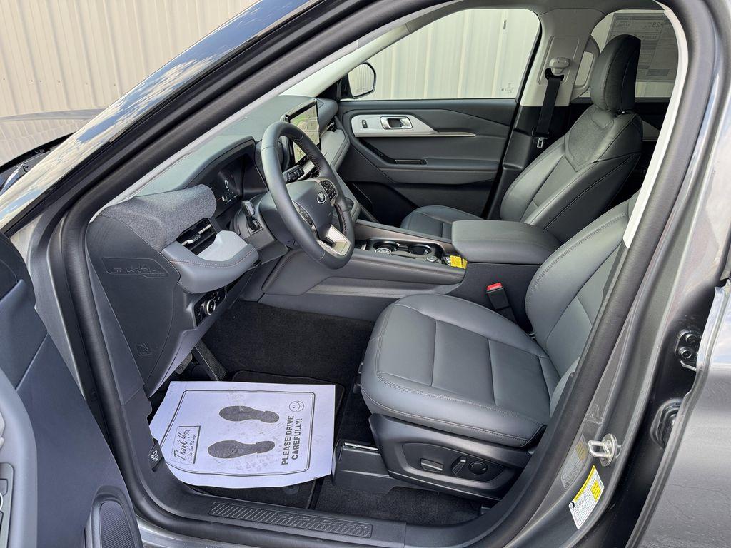 new 2025 Ford Explorer car, priced at $48,255