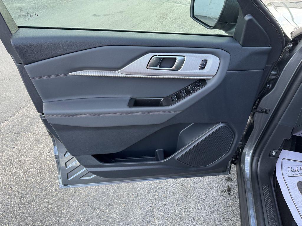 new 2025 Ford Explorer car, priced at $48,255