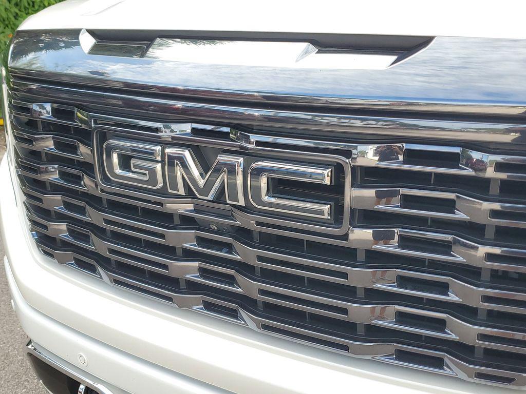 used 2023 GMC Sierra 1500 car, priced at $57,500
