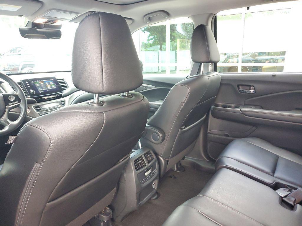 used 2022 Honda Pilot car, priced at $29,000