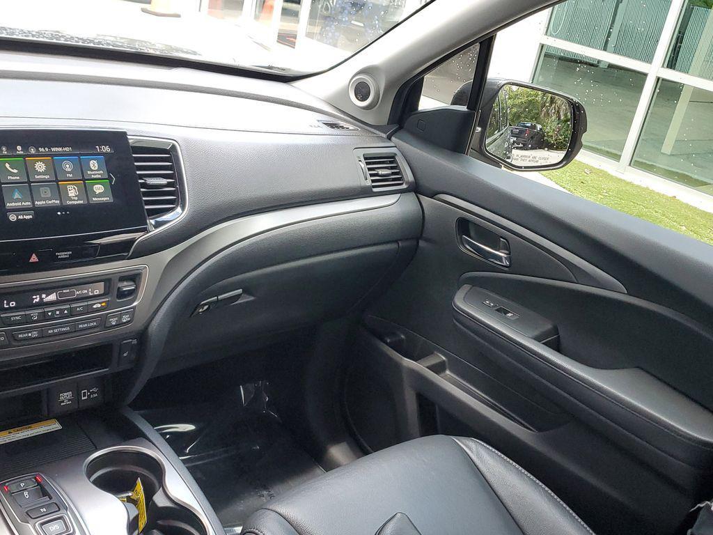 used 2022 Honda Pilot car, priced at $29,000