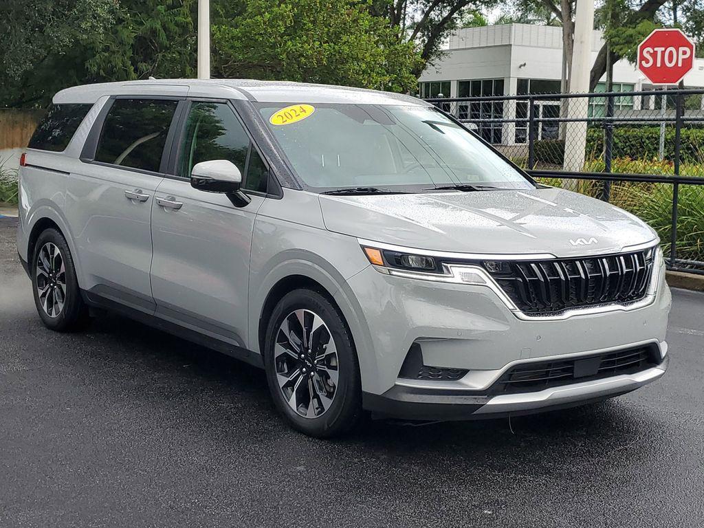 used 2024 Kia Carnival car, priced at $36,250