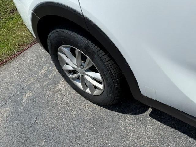 used 2016 Kia Sorento car, priced at $15,890