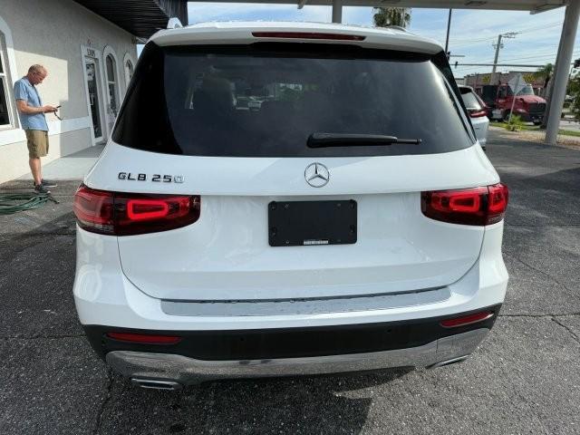 used 2021 Mercedes-Benz GLB 250 car, priced at $29,790