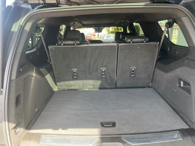 used 2022 Cadillac Escalade ESV car, priced at $71,890