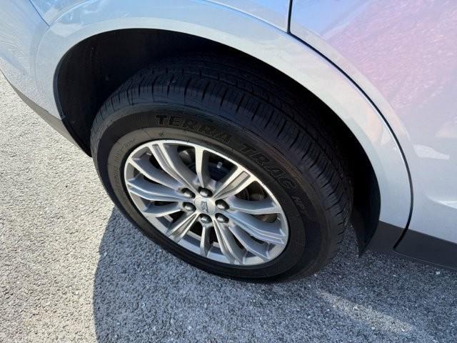 used 2017 Cadillac XT5 car, priced at $18,990