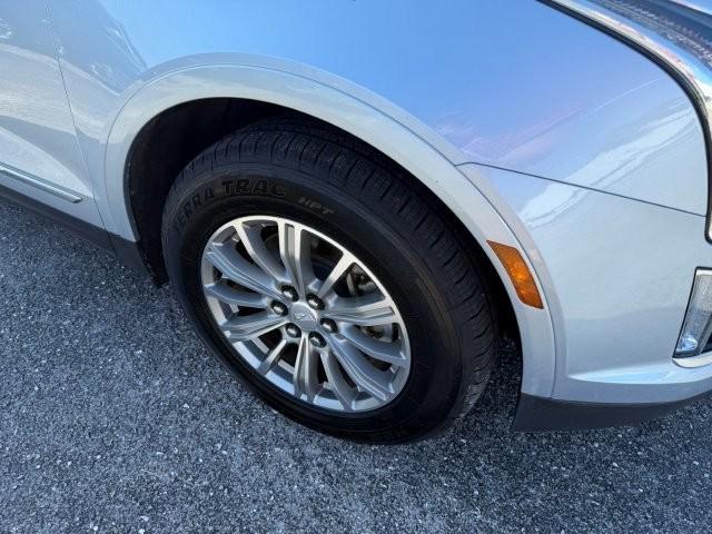 used 2017 Cadillac XT5 car, priced at $18,990