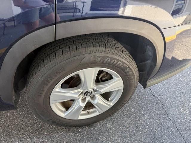 used 2021 Toyota Highlander car, priced at $27,590