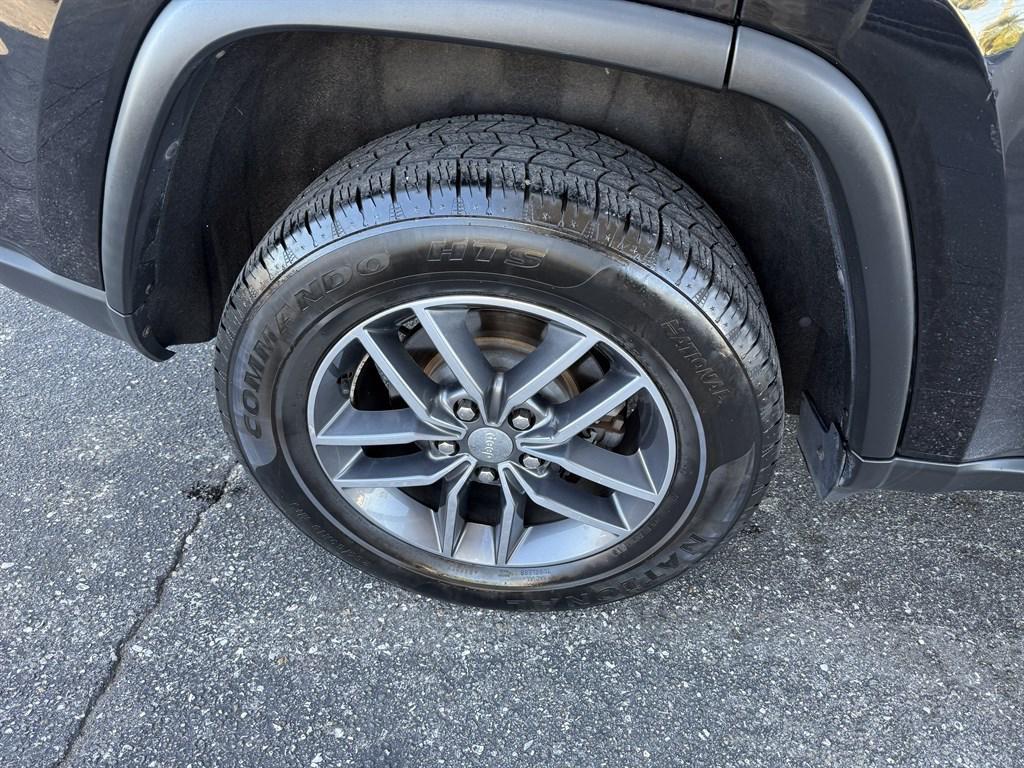 used 2017 Jeep Grand Cherokee car, priced at $17,990