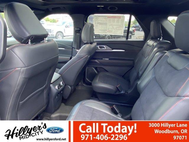 new 2025 Ford Explorer car