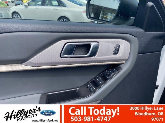 new 2025 Ford Explorer car
