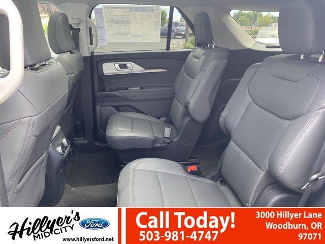 new 2025 Ford Explorer car