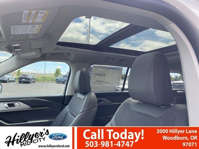 new 2025 Ford Explorer car